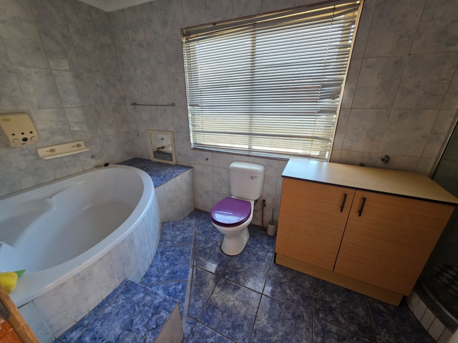 4 Bedroom Property for Sale in Vaalpark Free State